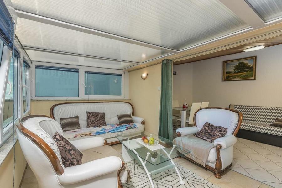 Novigrad Istria Apartment Lion מראה חיצוני תמונה
